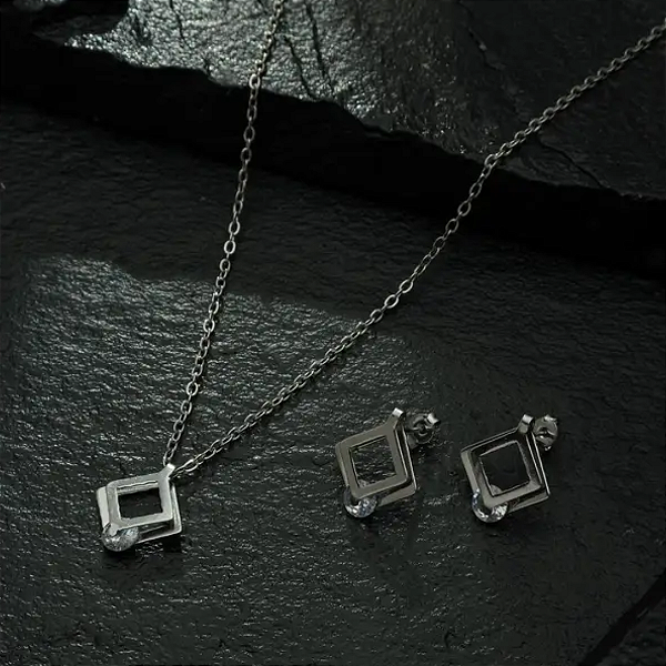 Conjunto Aço Inox Triângulo com Pedra - Design Moderno e Sofisticado