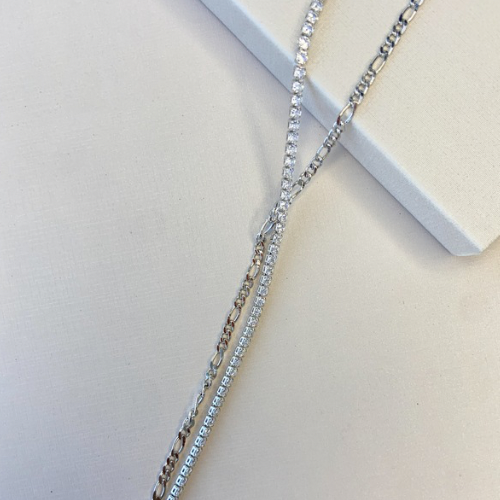 Colar gravata corrente com fio de zircônias banhado a ródio branco