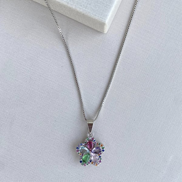 Colar flor color cravejado com zircônias banhado a ródio branco