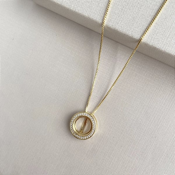 Colar círculo cravejado com zircônias banhado a ouro 18k