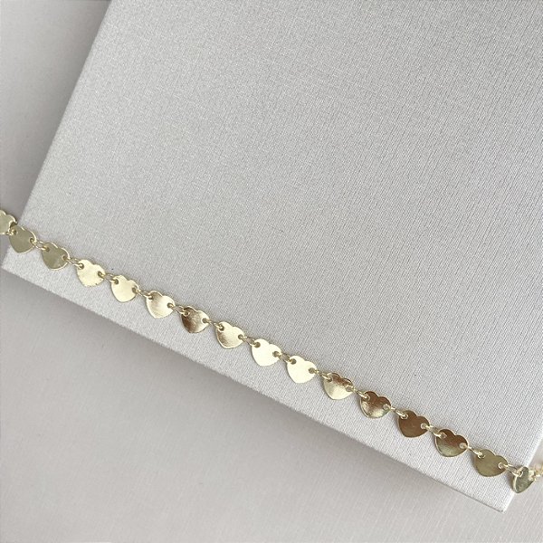 Pulseira placa corações banhada a ouro 18k