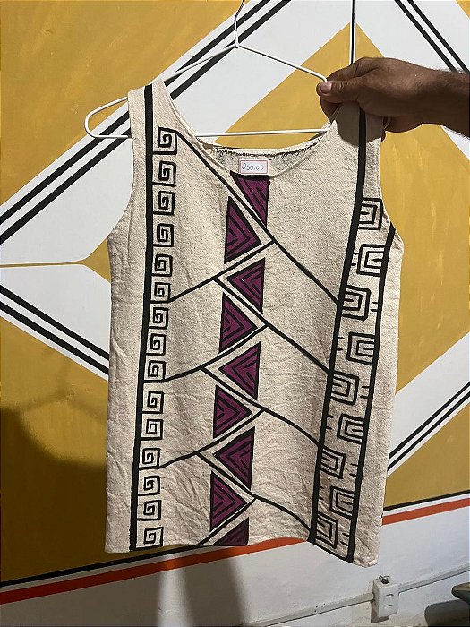 Blusa com grafismo pintado a mão