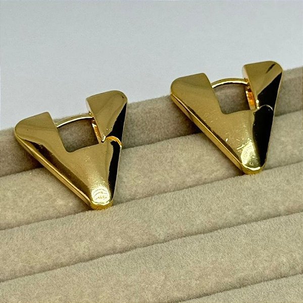ARGOLA CLICK TRIANGULO EM BANHO DE OURO 18 K
