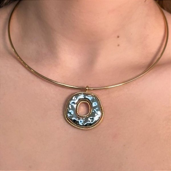 CHOCKER ARO EM BANHO DE OURO 18K E PINGENTE EM RÓDIO BRANCO