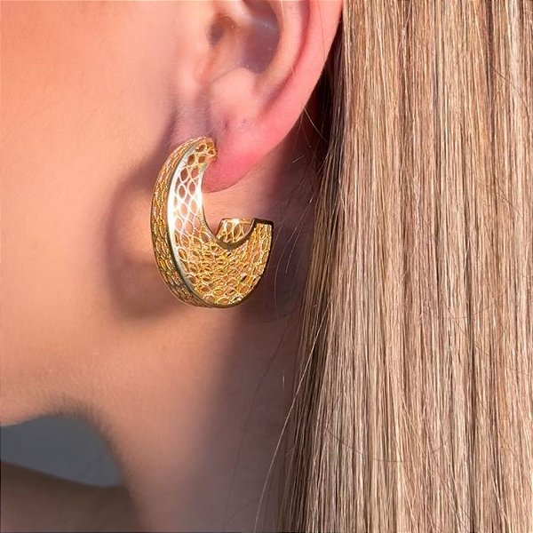 ARGOLA VAZADA EM BANHO DE OURO 18 K