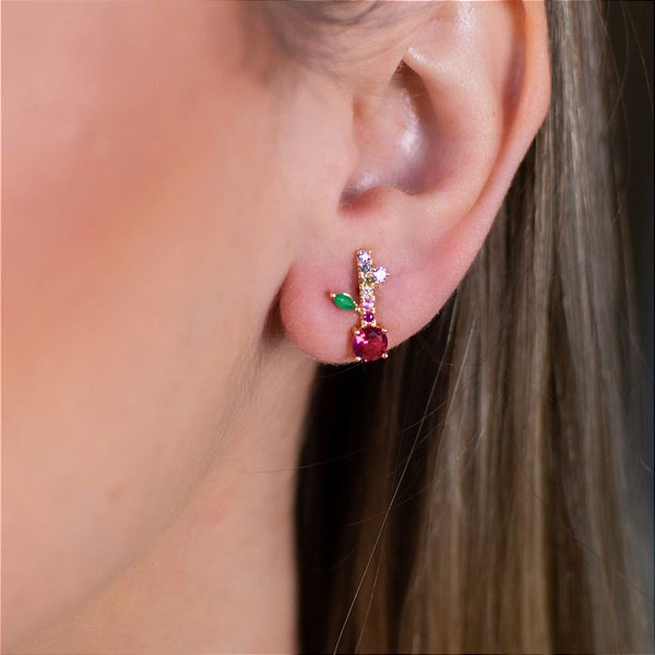 BRINCO FLOR RUBI EM BANHO DE OURO 18 K