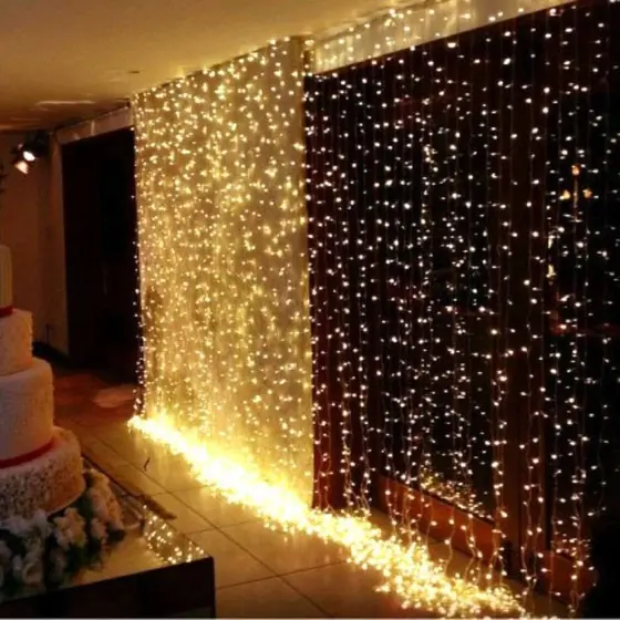 Cascata com 300 LEDs Branco Quente 6mx0,72m funções Cachoeira 127V.
