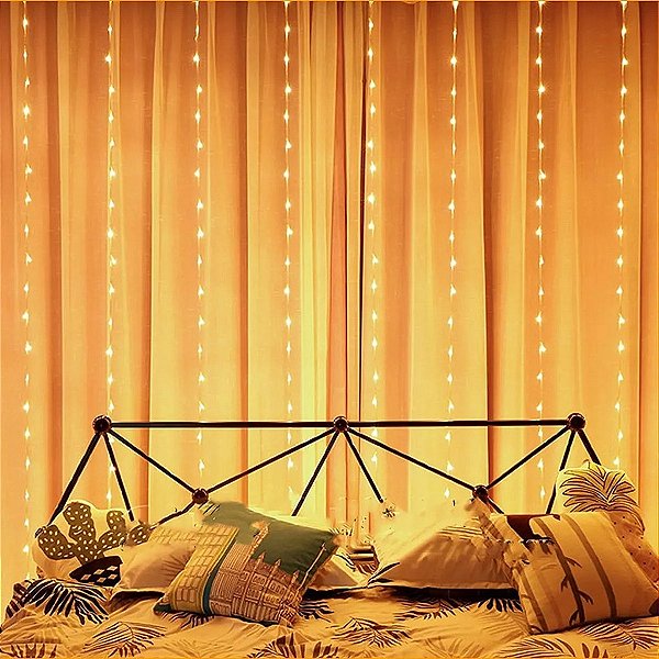 Cortina com 320 LEDs Branco Quente 8 funções fio de Fada PVC 3m x 2 metros bivolt.