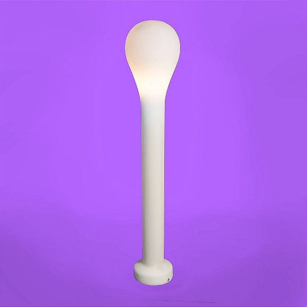 Luminária de Chão Piso Gota Grande Externo 77xØ18cm Polietileno Branco.