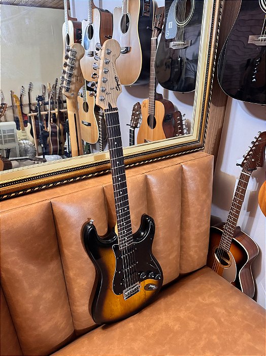 Guitarra Squier Bullet tunada Humbucker Sérgio Rosar tarraxas fender