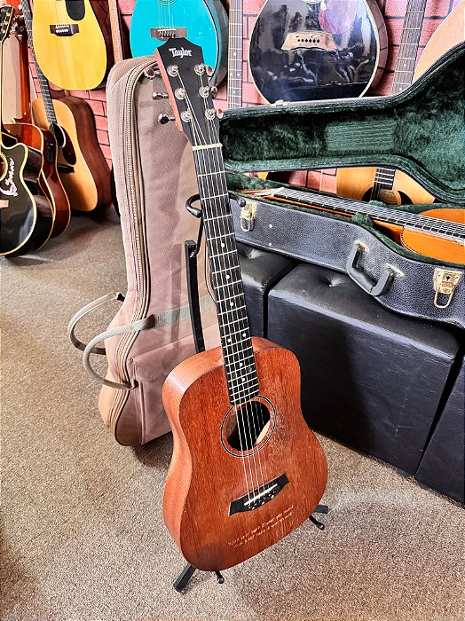 Violão Taylor baby Bt2 elétrico mogno regulado