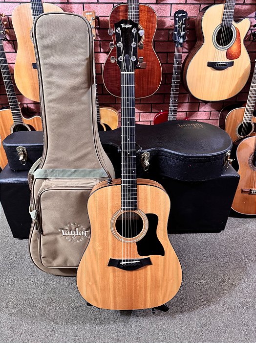 Violão Taylor 110e elétrico regulado elixir bag (com detalhe)