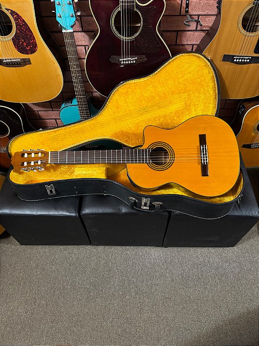 Violão Takamine Nylon gc5ce tampo sólido tp4t regulado