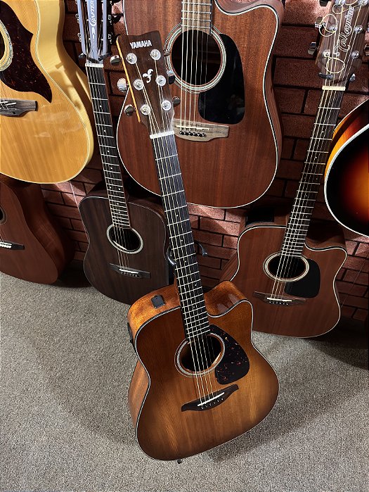 Violão Yamaha FGX800C folk elétrico tampo sólido regulado