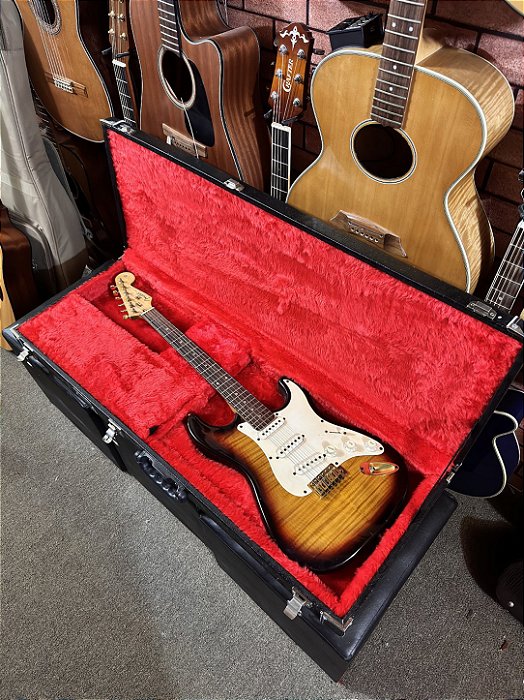Guitarra Rp de Fender strato (China) regulada cordas novas