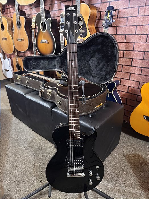 Guitarra Ibanez Gio Lespaul regulada