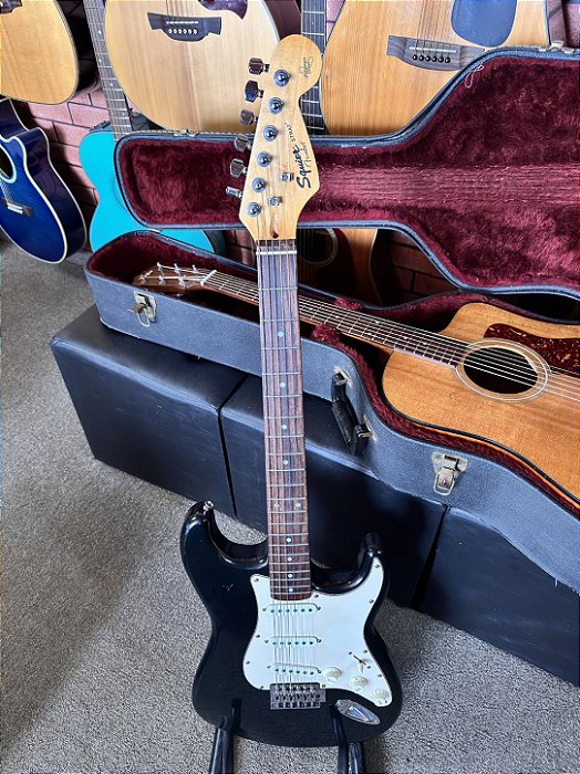 Guitarra Squier Fender Califórnia séries strato 3 singles regulada
