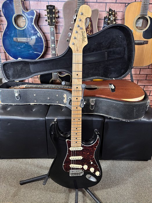 Guitarra Tagima T635 stratocaster regulada
