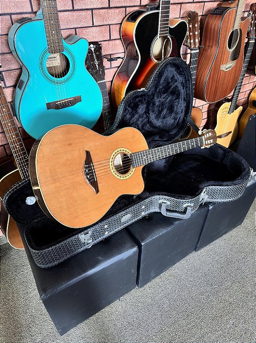 Violão Manuel Rodriguez Caballero 10 nylon elétrico fishman