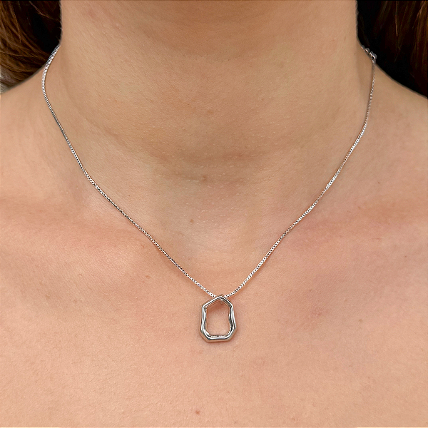Colar IsaLuz Organico Oval Vazado Banhado em Ródio Branco