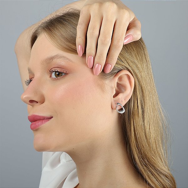 Brinco IsaLuz Organico Oval P Banhado em Ródio Branco