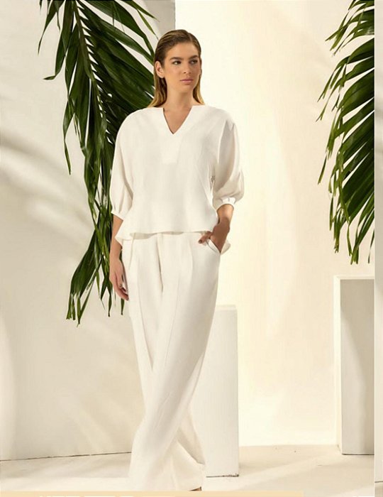 BLUSA AMPLA RECORTES