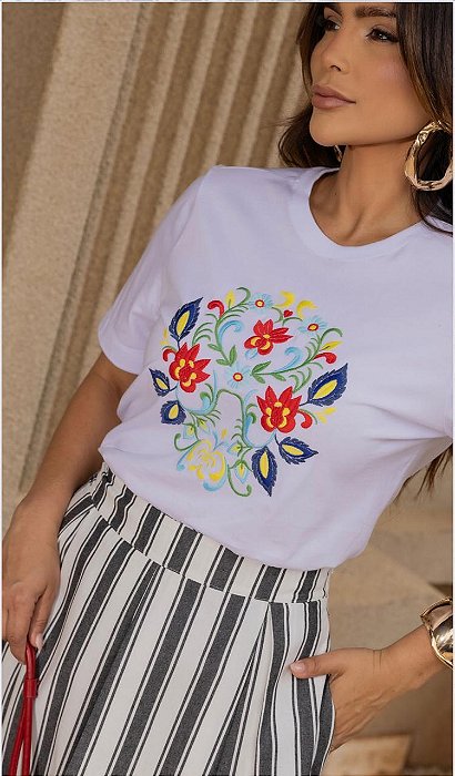 T-SHIRT BORDADA