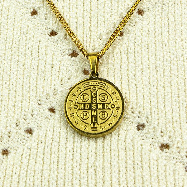 Pingente São Bento Inovidável Dourado