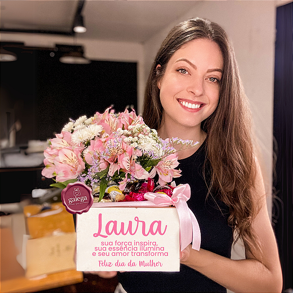 Caixa Doce Floral Personalizada com Chocolates + Flores