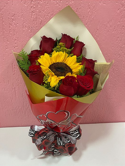 Buque com 9 Rosas e 1 Girassol