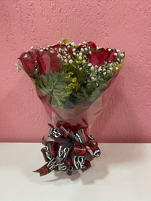 Buque com 12 Rosas Tango e Gipsofila