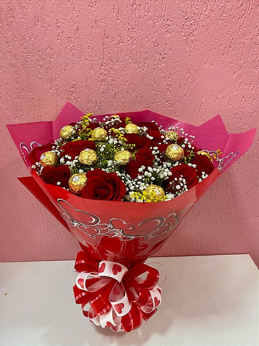 Buque com Rosas Vermelhas e Ferrero Rocher