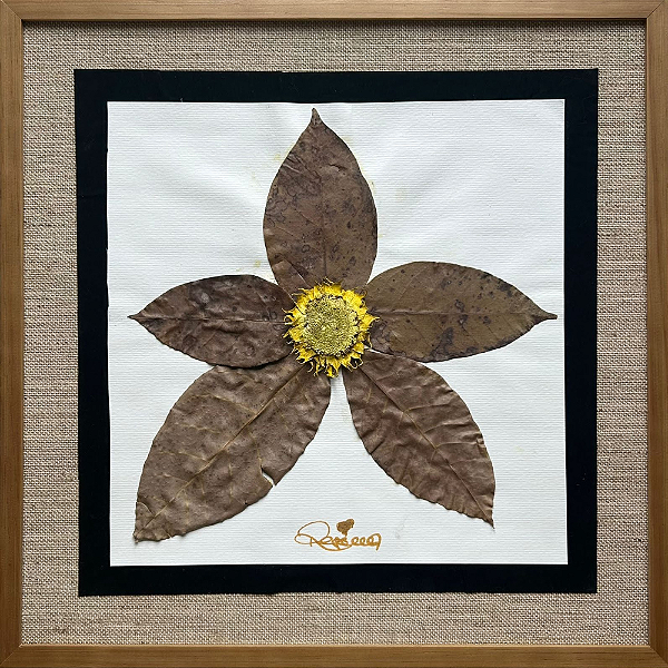 Colagem Folha de Ipê-Rosa e Girassol M - By Regina Duarte
