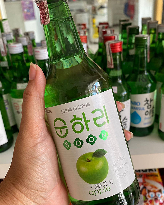 BEBIDA SOJU CHUM CHURUM - SABOR MAÇA VERDE - GARRAFA 360ML