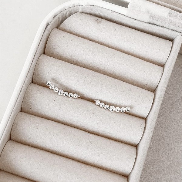 Brinco ear cuff 7 bolinhas