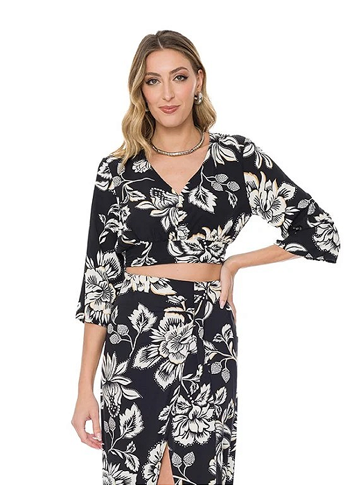 Blusa cropped de manga 3/4 viscose estampado