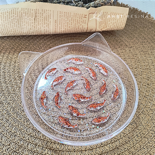 Comedouro para gatos com detalhes na cor ouro e glitter