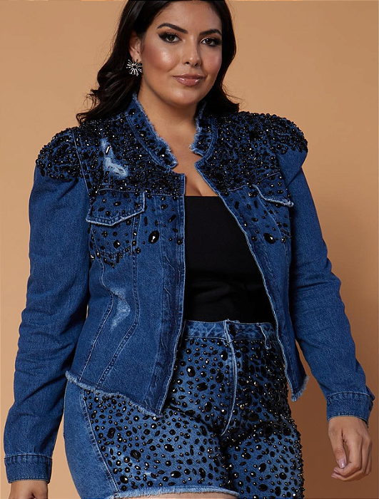Jaqueta Jeans Plus Size com Bordado no Ombro