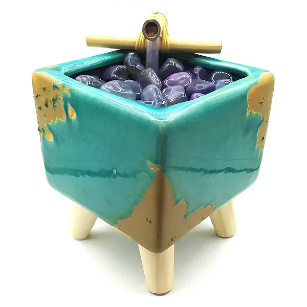 Fonte de Água Quadrada em Cerâmica com Pedras Ágata (18cm)
