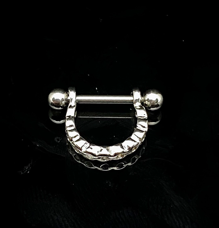 Piercing meia argola texturizada
