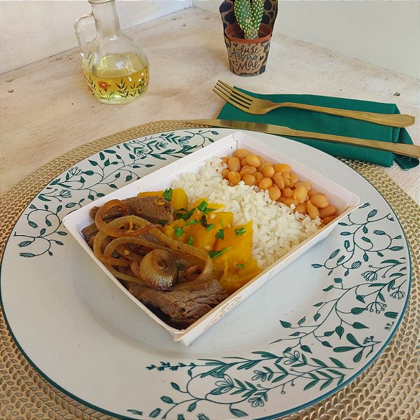 Bife de Alcatra acebolado + Arroz + Feijão+ Cabotiá refogada