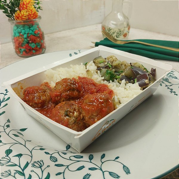 Almôndegas c/ molho natural de tomate + Arroz + Berinjela refogada