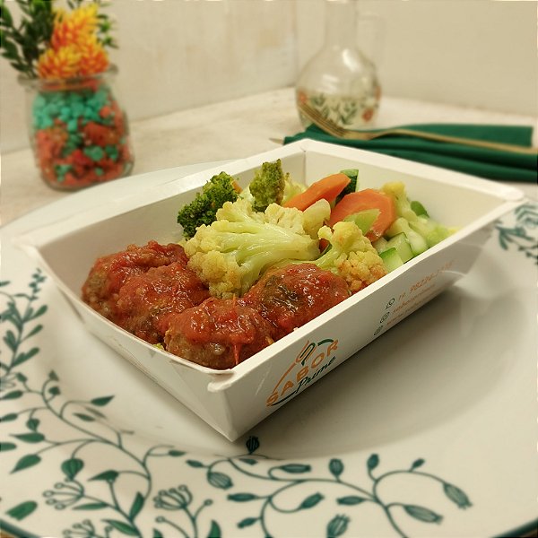 Almôndegas c/ molho natural de tomate + Mix de Abobrinha, couve flor, brócolis e cenoura