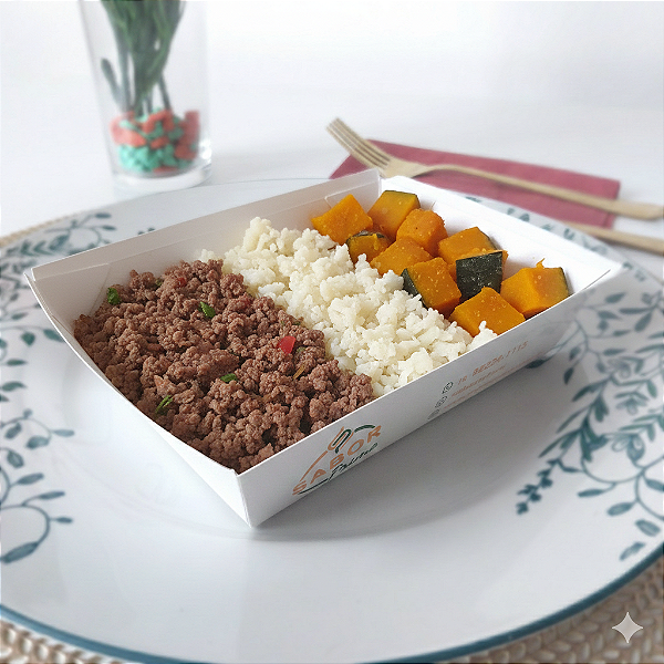 Carne moída c/ cenoura + Arroz de couve flor + Cabotiá refogada