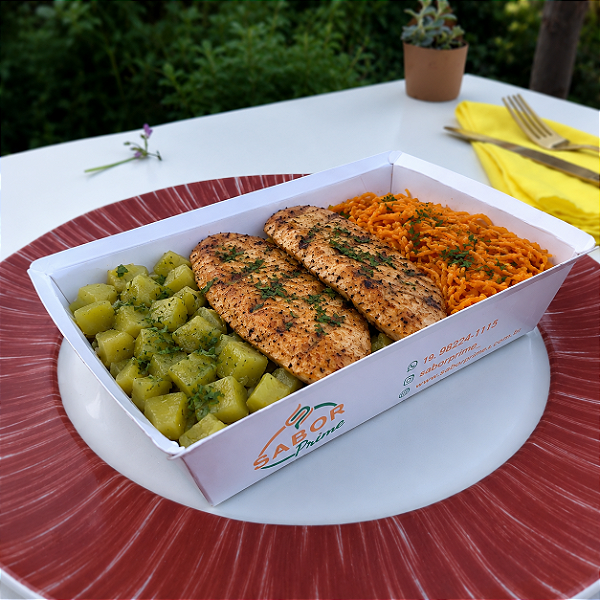 Filé de frango grelhado + Espaguete de cenoura+ Chuchu