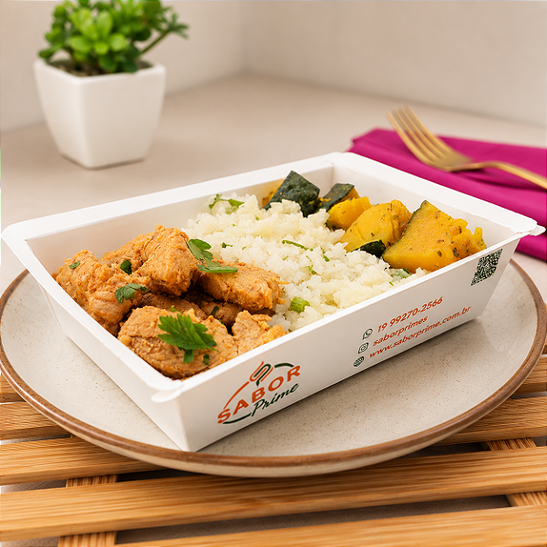 Filé mignon suíno + Arroz de couve flor + Cabotiá rústica no vapor