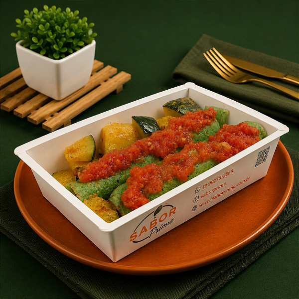 Panqueca de espinafre com frango cremoso + Cabotiá rústica e molho natural de tomate