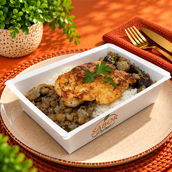 Filé de frango grelhado + Arroz, Lentilha e Berinjela