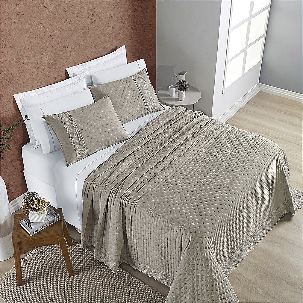 Cobre Leito Queen 03 Peças Dupla Face 200 Fios Bordado Inglês Nobless - Taupe