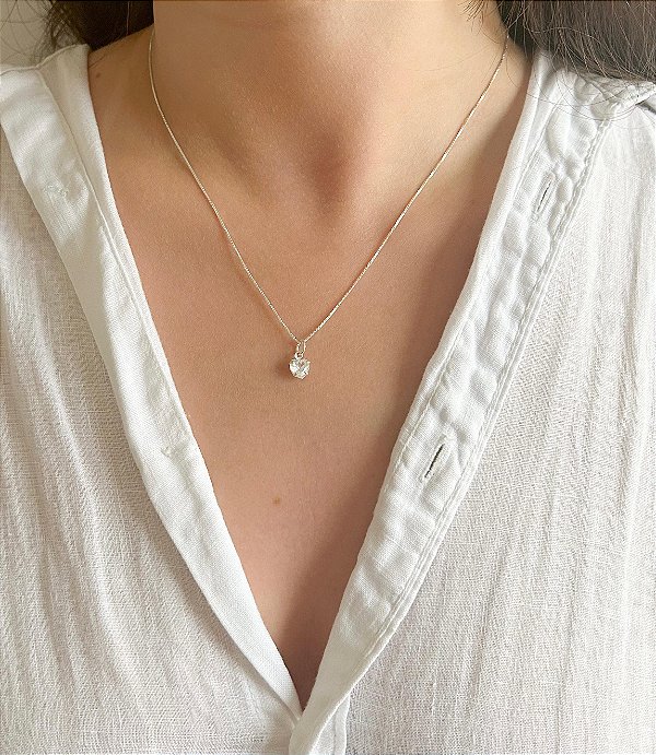 Colar em Prata Ponto de Luz Coração